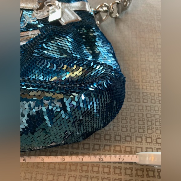 LIMITED EDITION COACH POPPY blue sequin bag with brushed silver leather straps - Picture 4 of 17